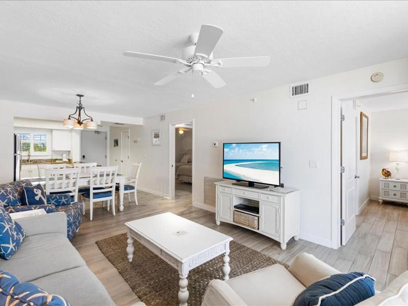Estero Island Beach Villas 204 フォートマイヤーズビーチ エクステリア 写真