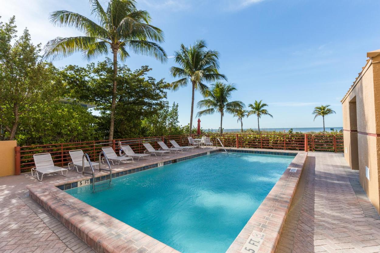 Estero Island Beach Villas 204 フォートマイヤーズビーチ エクステリア 写真