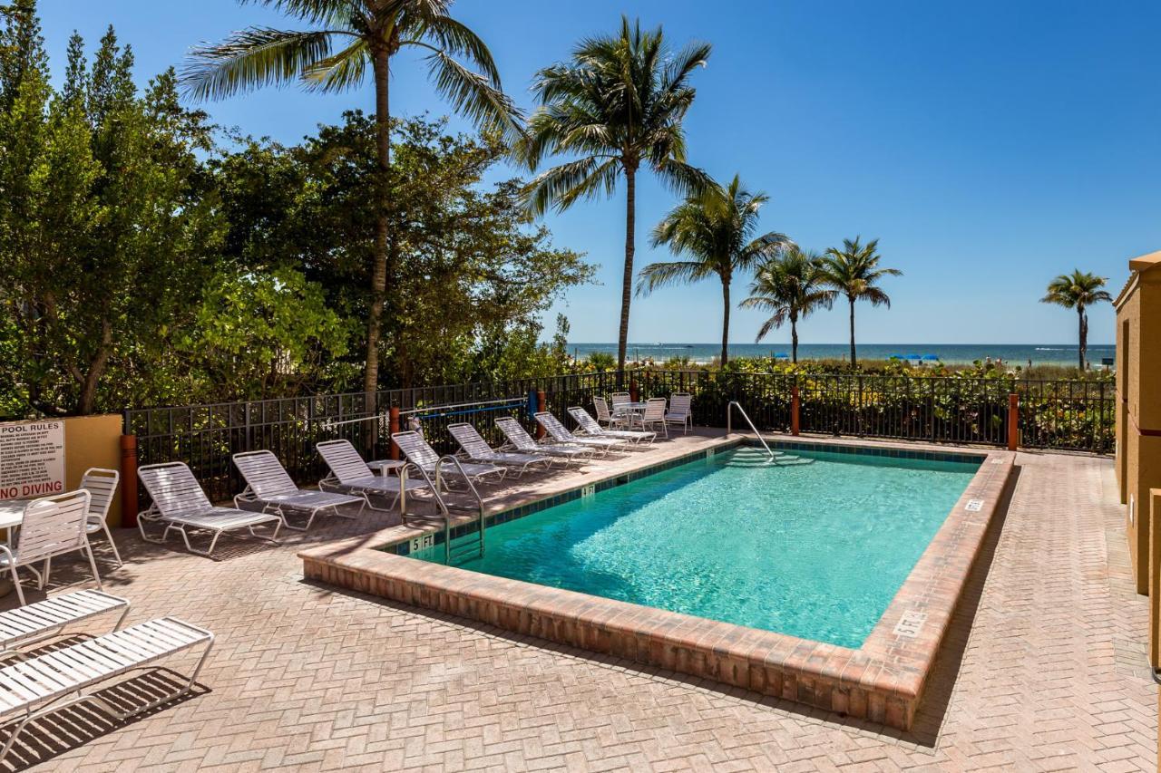 Estero Island Beach Villas 204 フォートマイヤーズビーチ エクステリア 写真