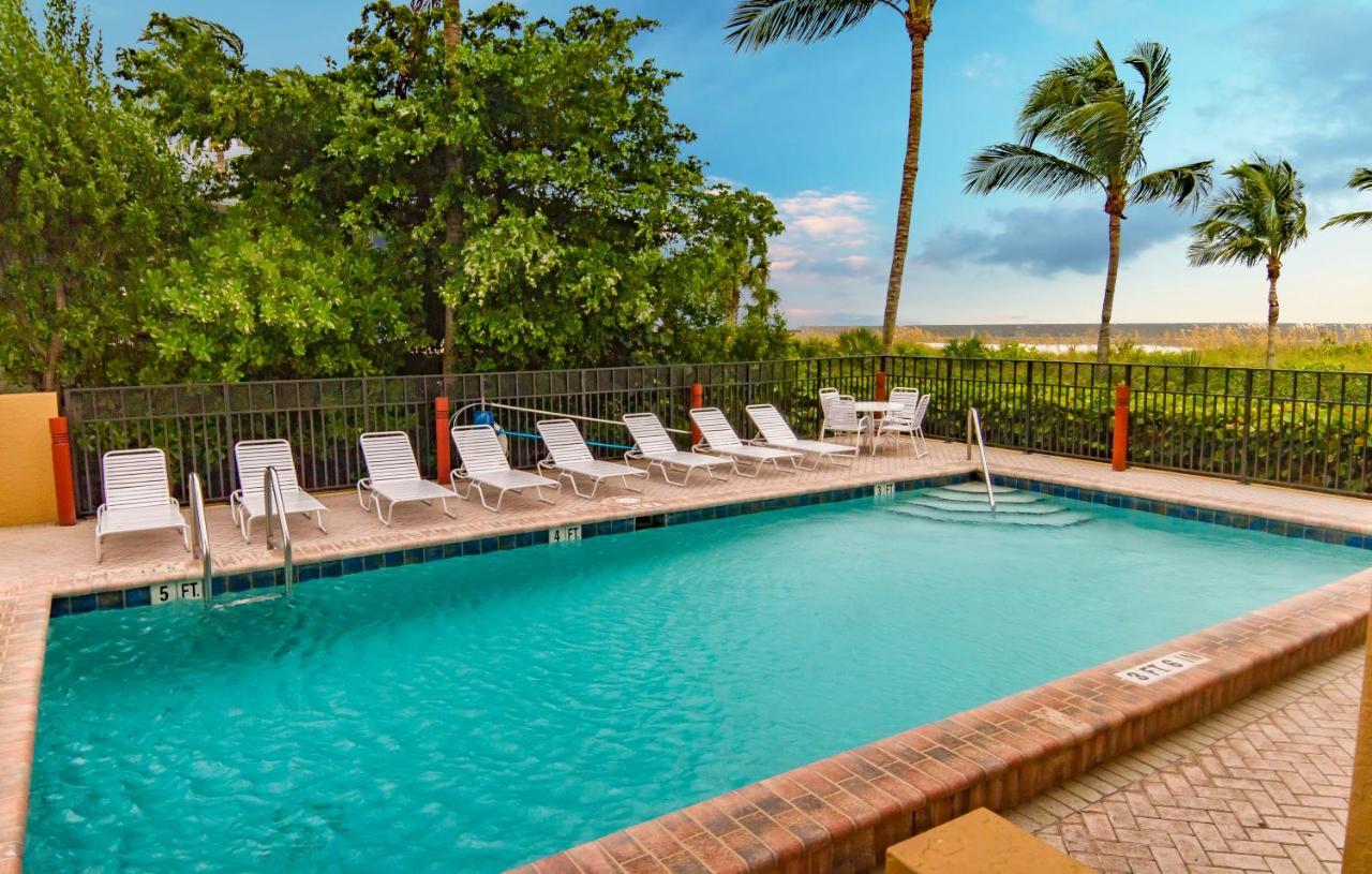 Estero Island Beach Villas 204 フォートマイヤーズビーチ エクステリア 写真