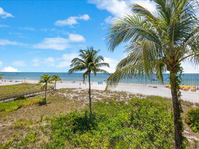 Estero Island Beach Villas 204 フォートマイヤーズビーチ エクステリア 写真